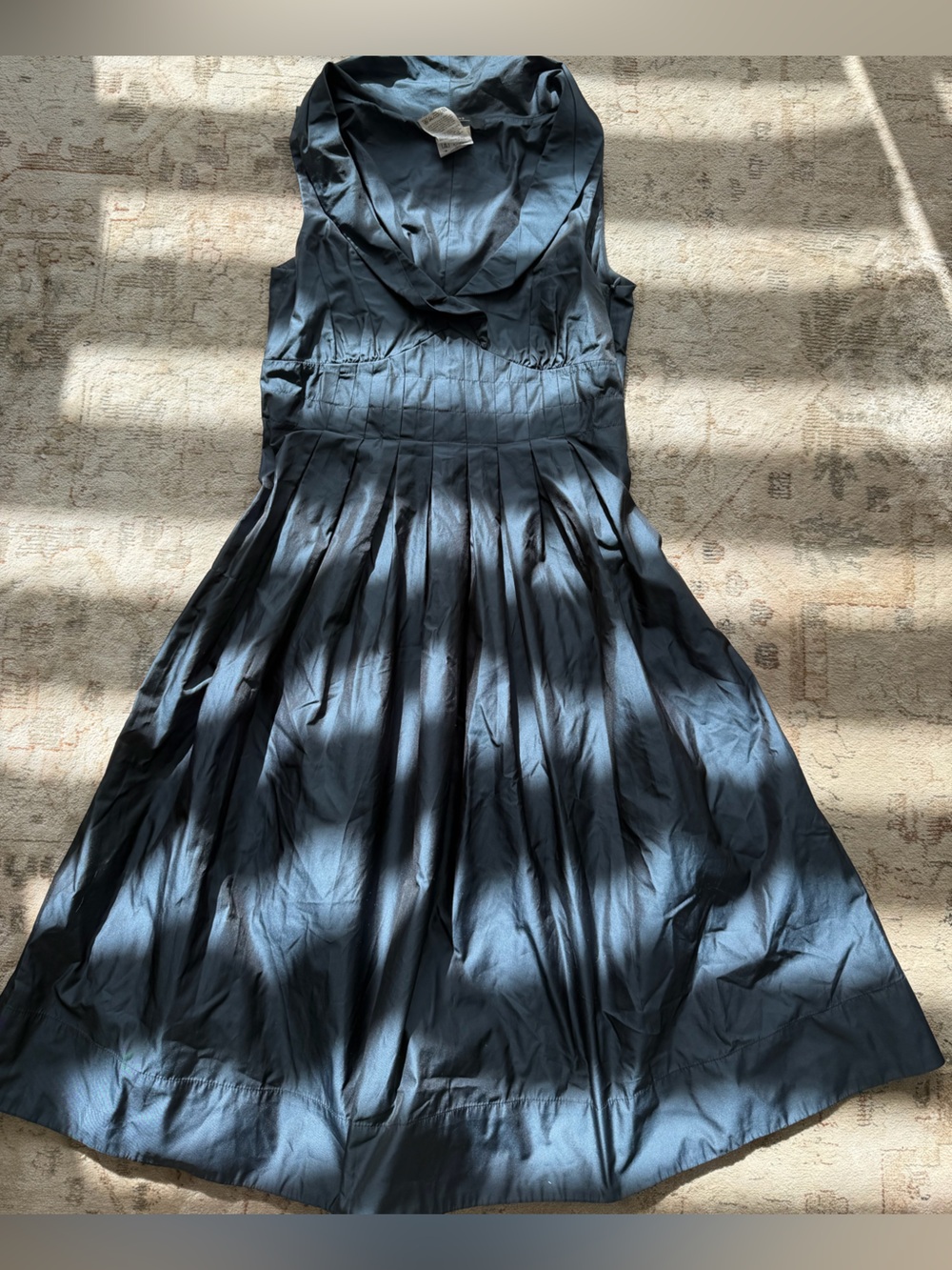 WEEKEND MaxMara Pleated Midi Dress in navy Size Medium Like New